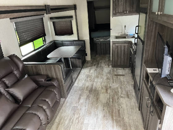 webassets/19openrangecamperfrontinside.jpg